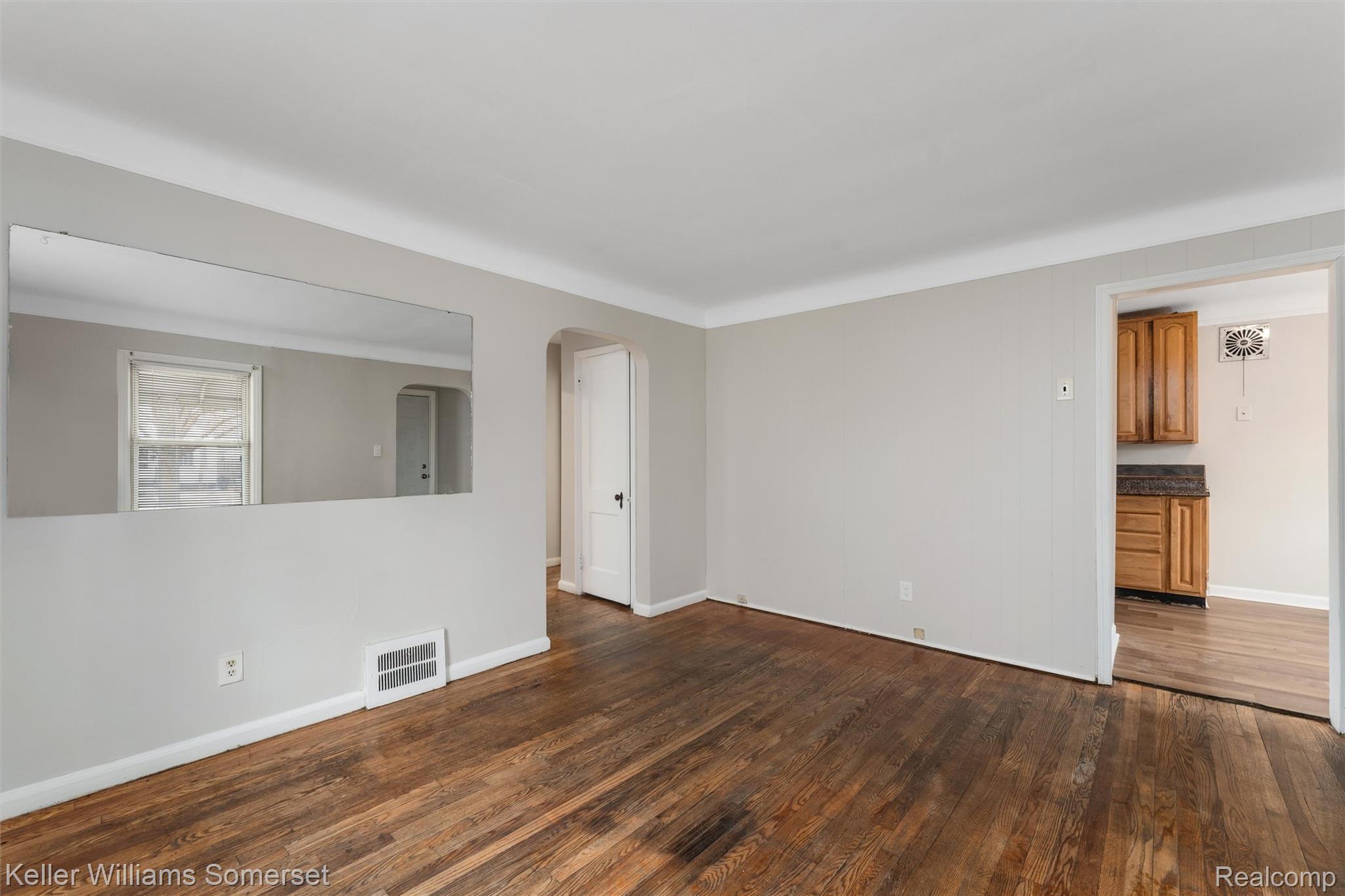 19163 Kenosha Street