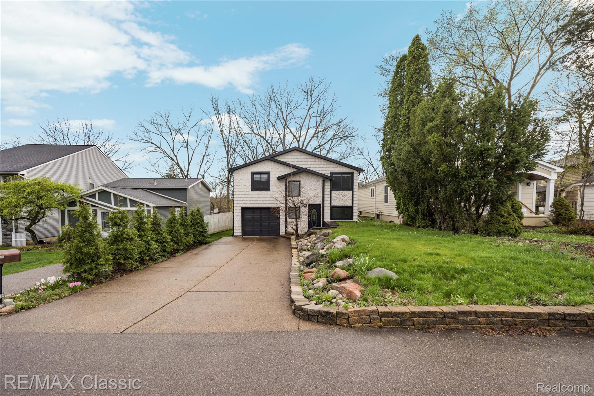 2149 Sunnycrest Drive