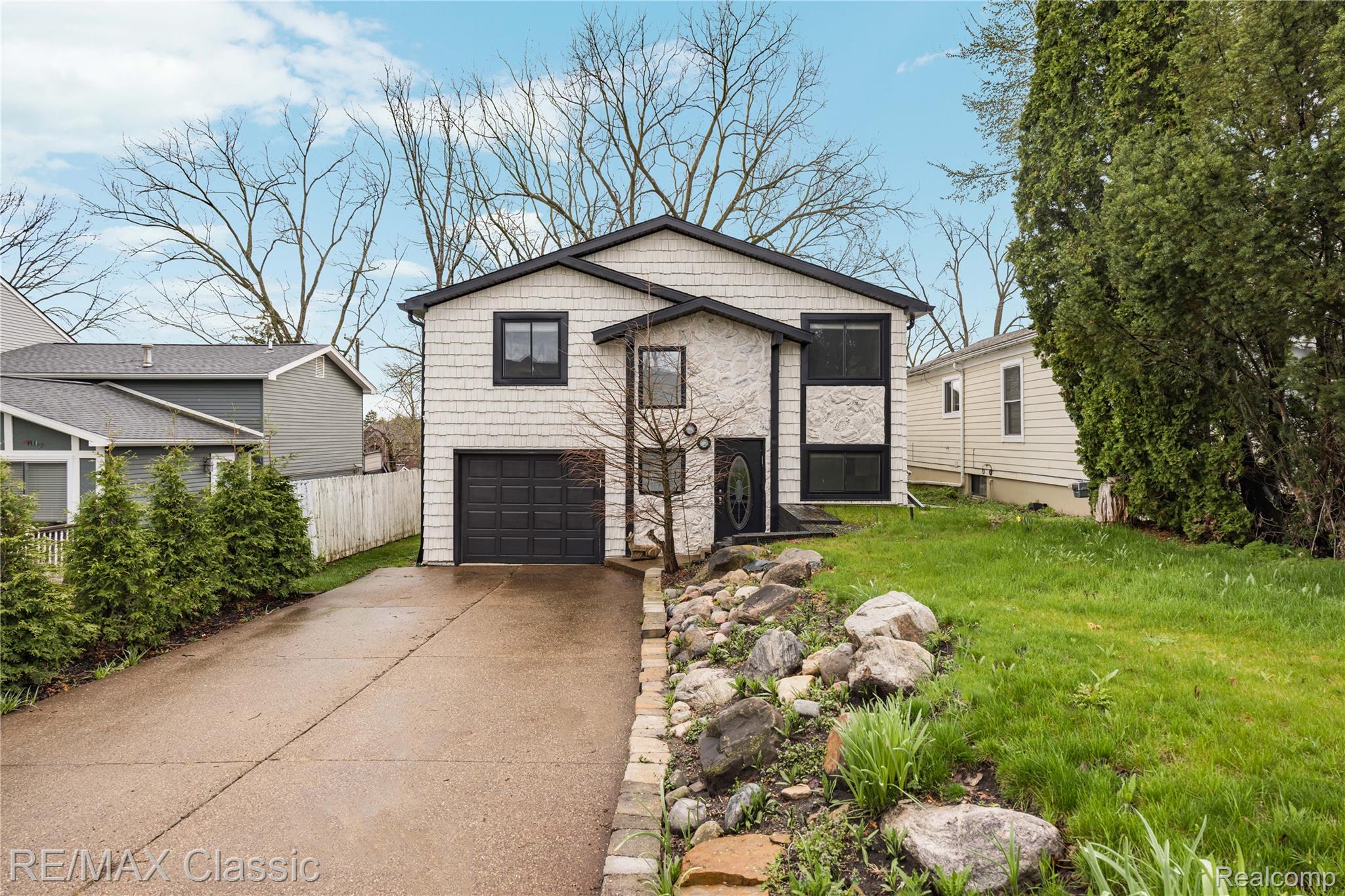 2149 Sunnycrest Drive