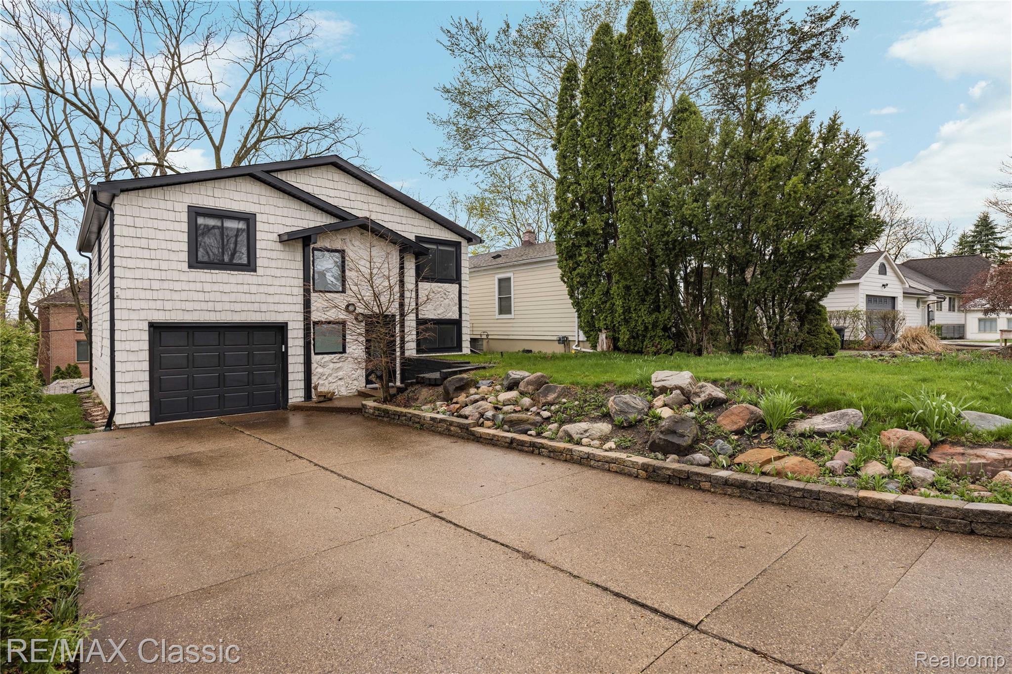 2149 Sunnycrest Drive