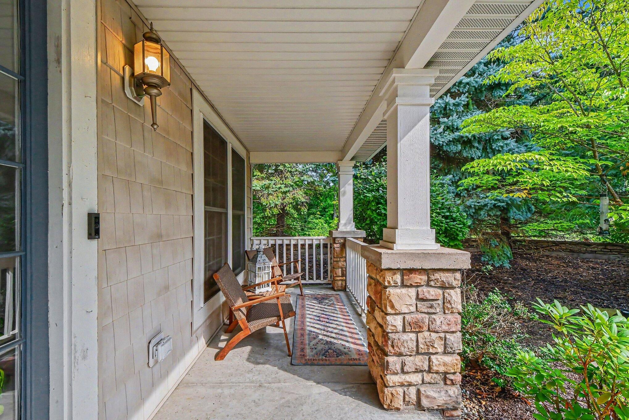 1219 Stoneshire Drive SE