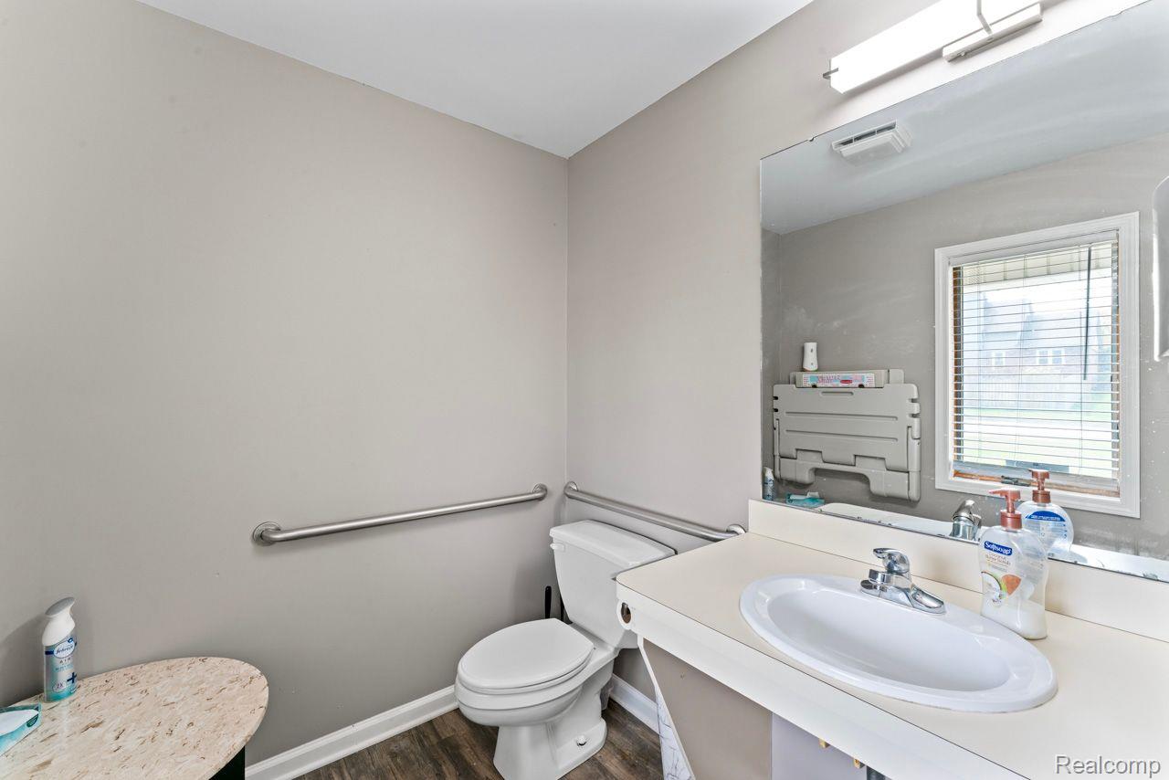 550 S Saginaw Street