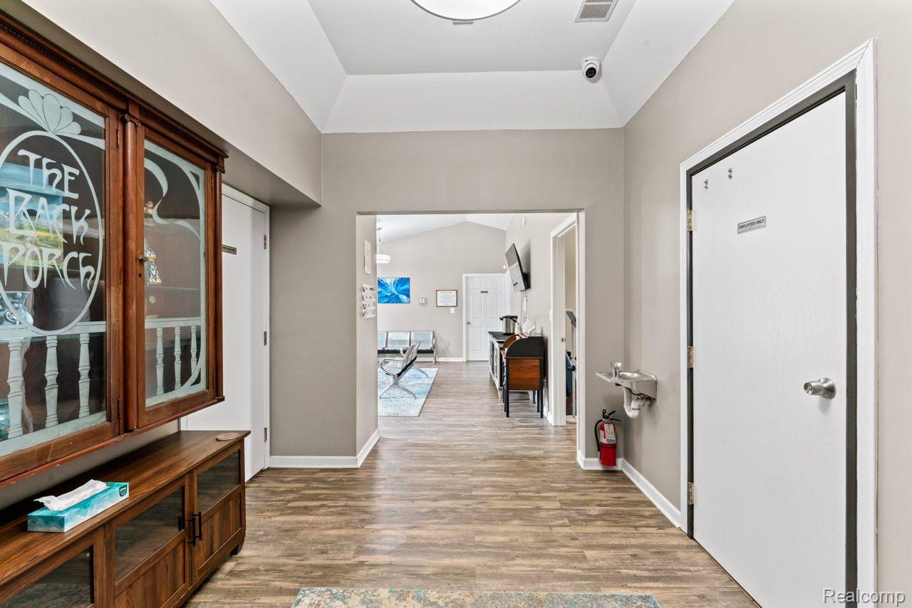 550 S Saginaw Street