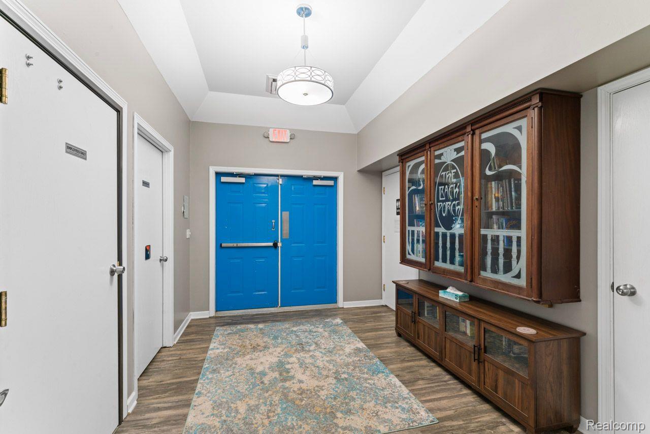 550 S Saginaw Street