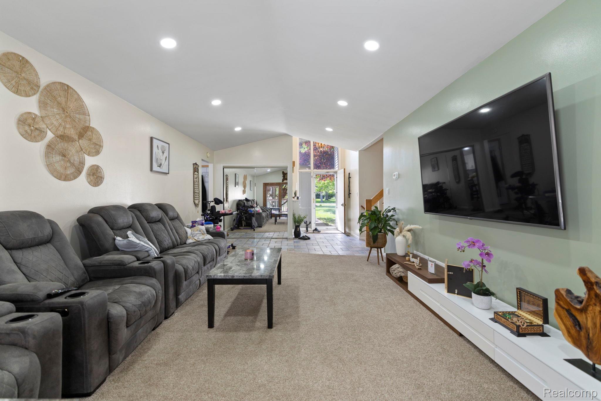 8130 Ravine Drive