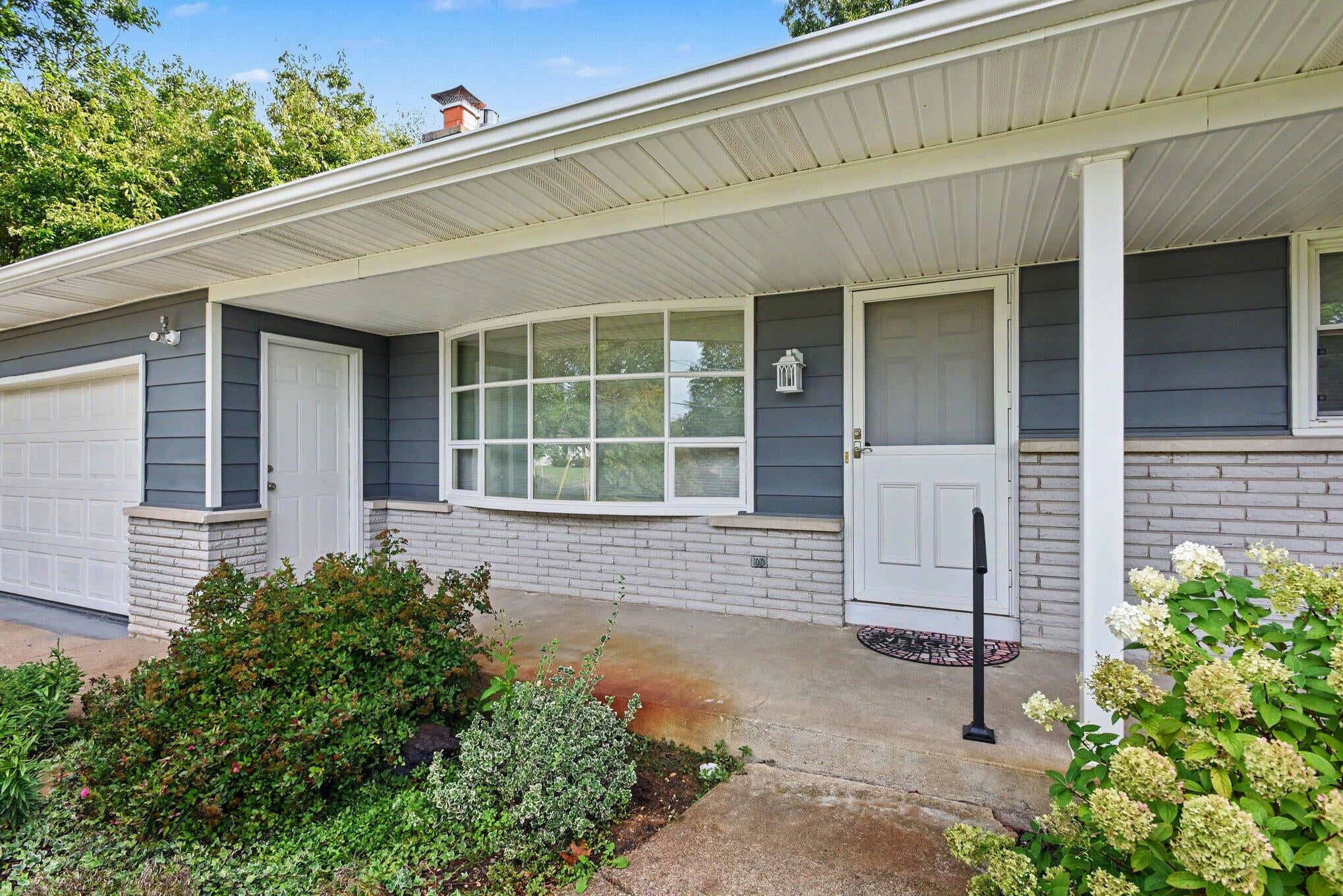5482 Lindenwood Street
