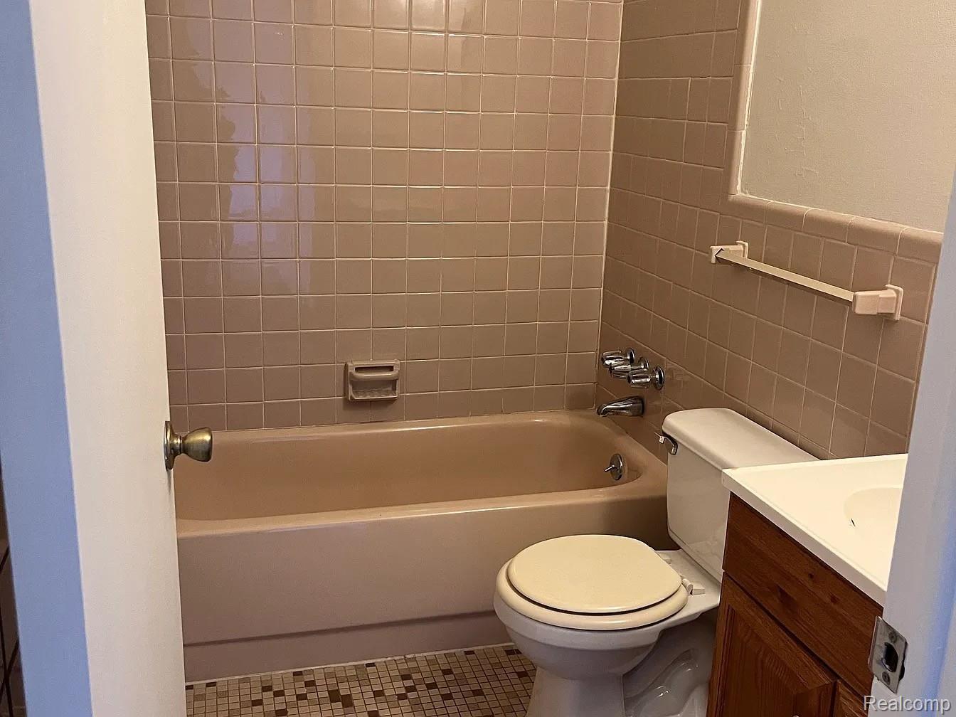 4069 Lafayette Boulevard