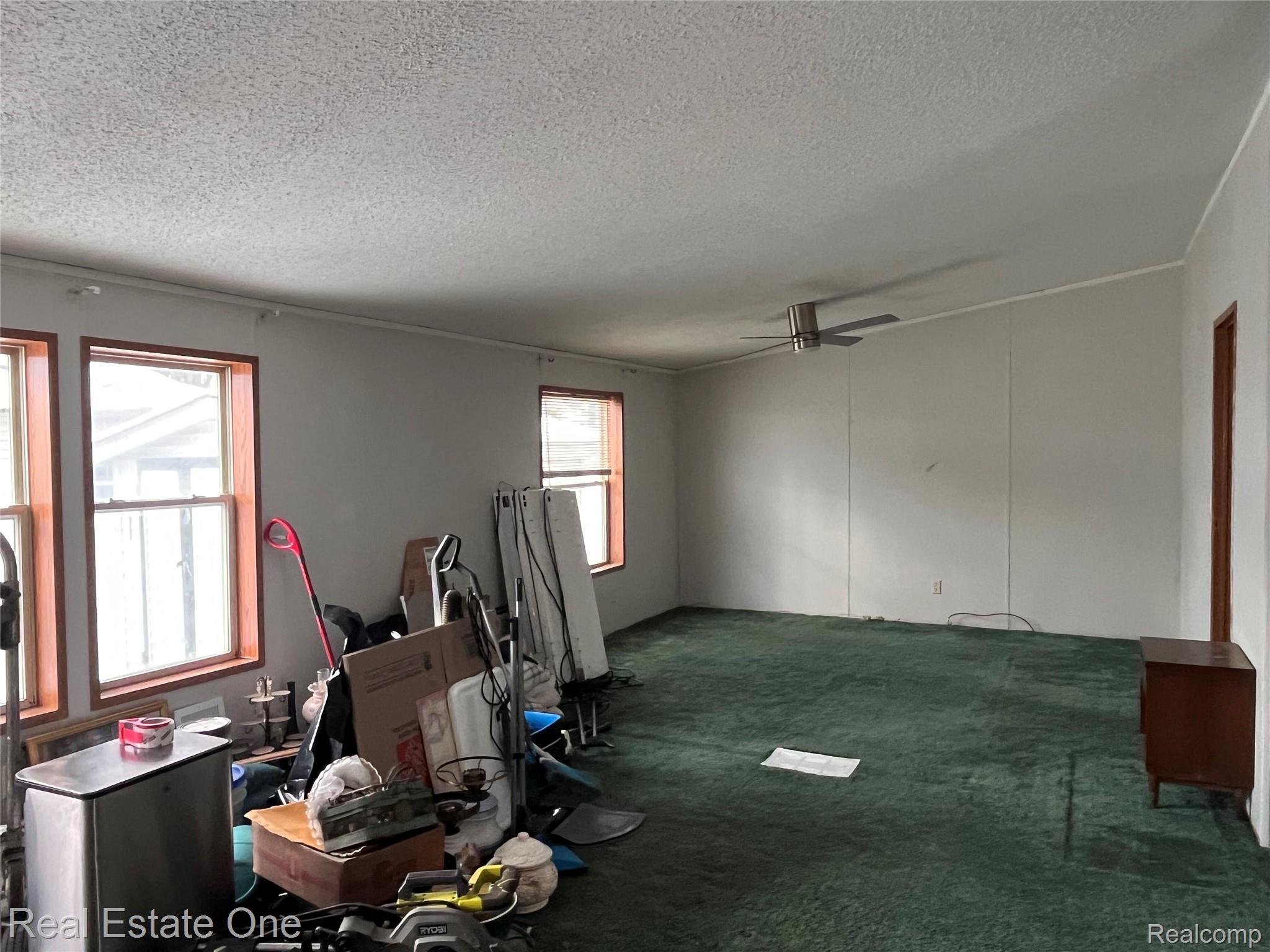 211 Lakeshore Circle