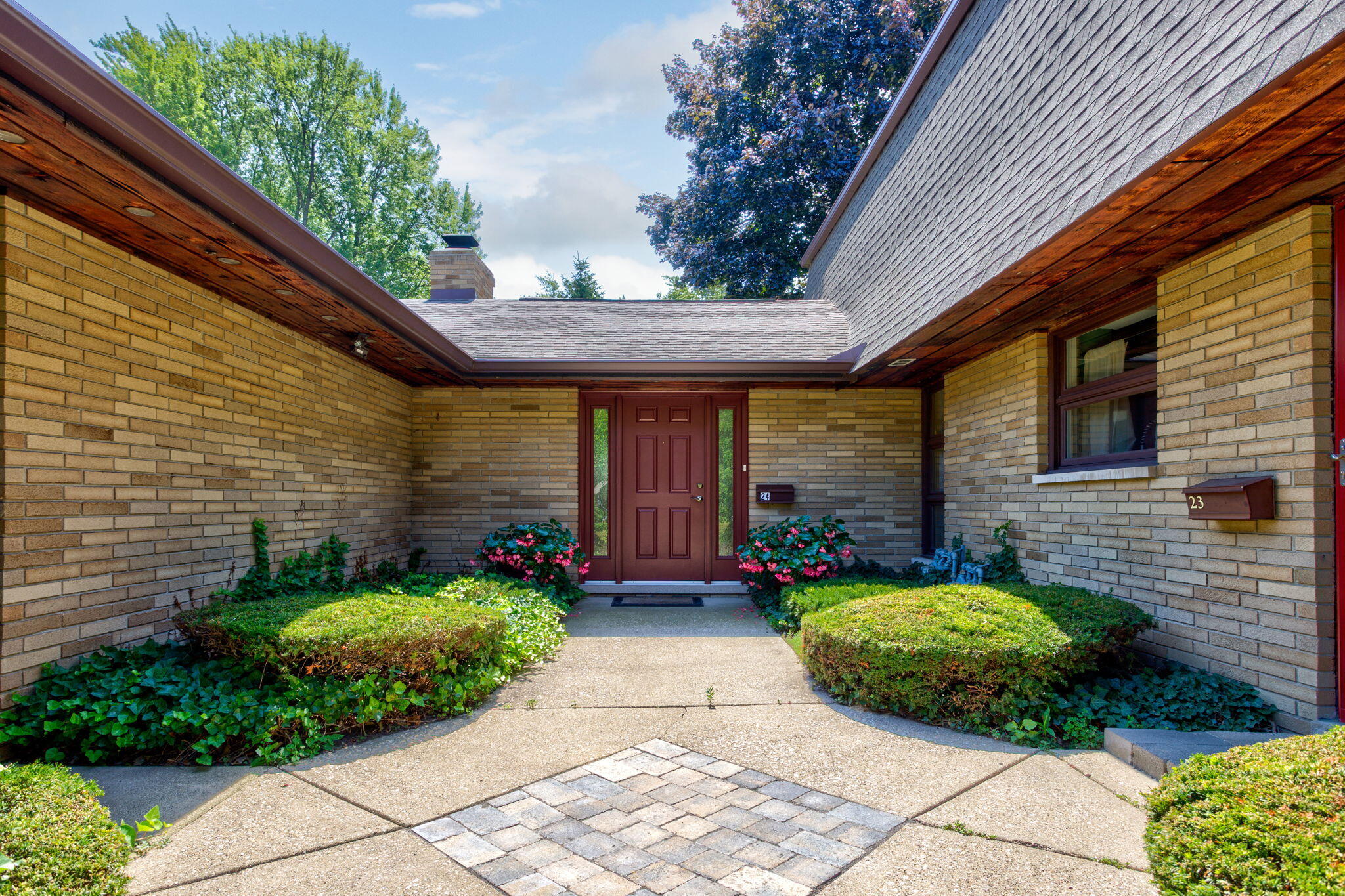 2727 S Lakeshore Drive F-24