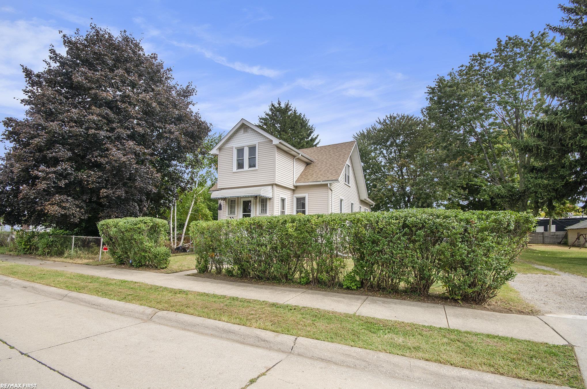 26082 Parkington Street