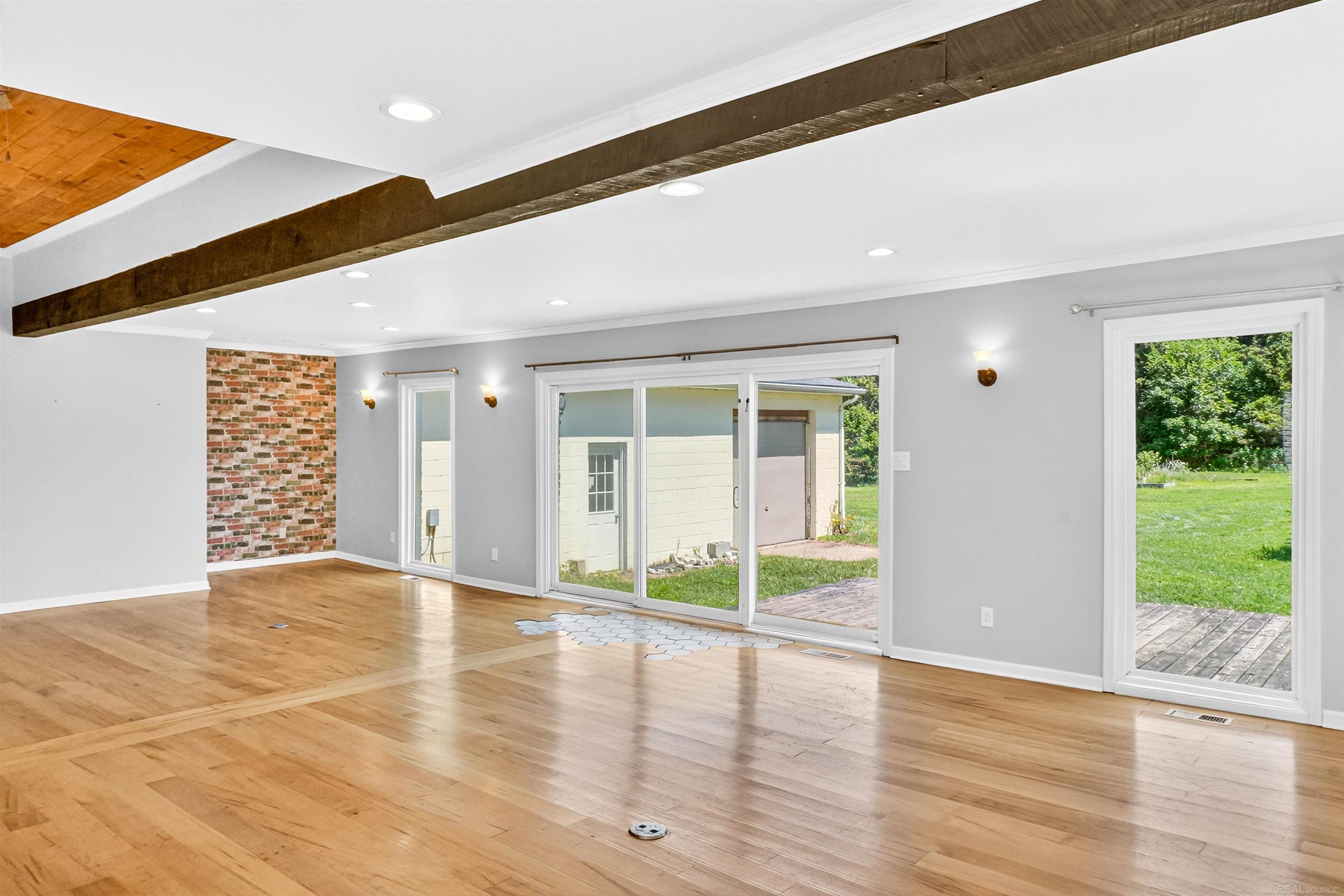 3237 Muir Road