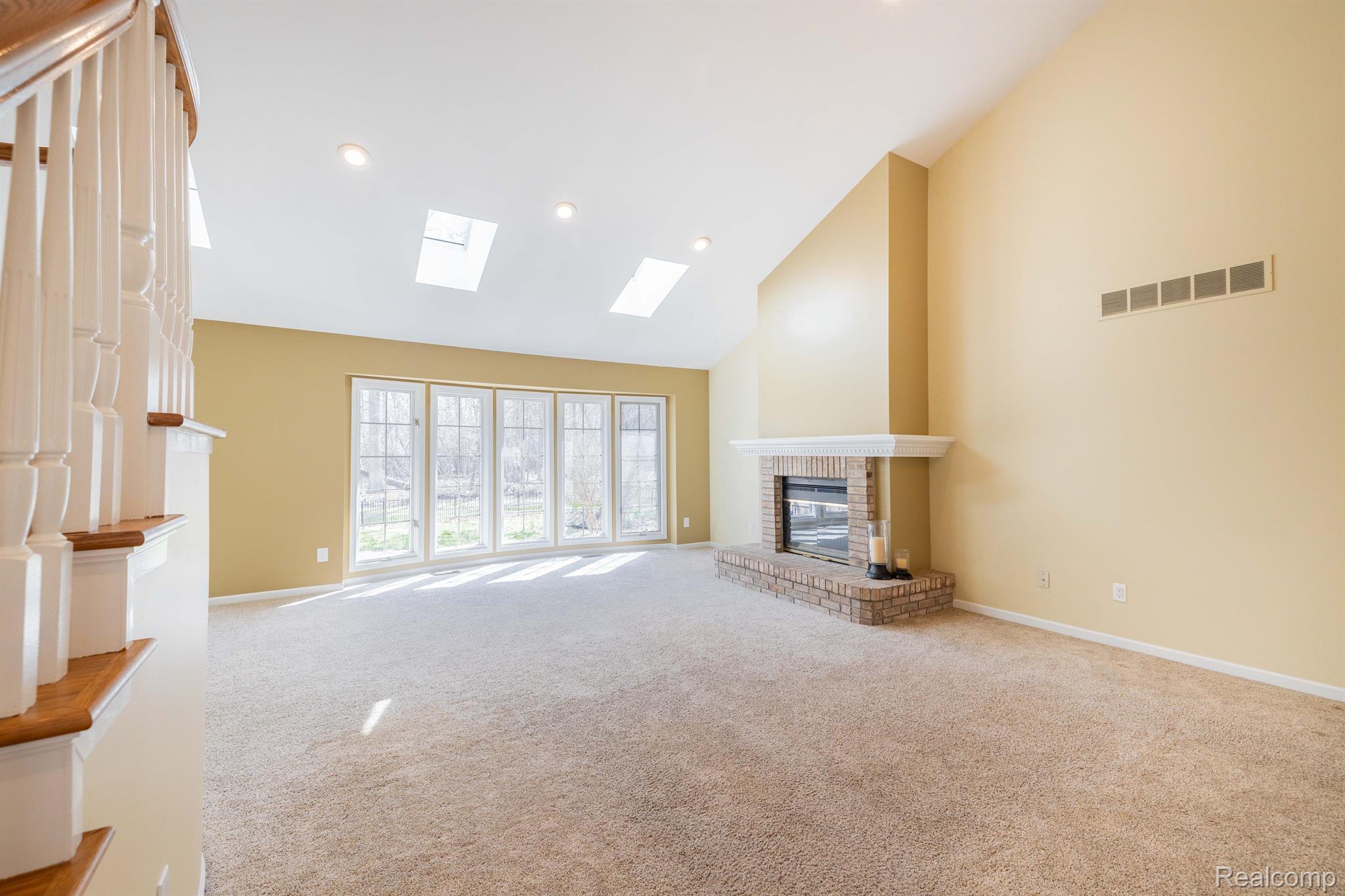 7837 OAK RIVER Drive