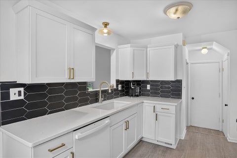 Tiny photo for 8899 Nottingham Drive, Superior Charter Township, MI 48198 (MLS # 81026044935)