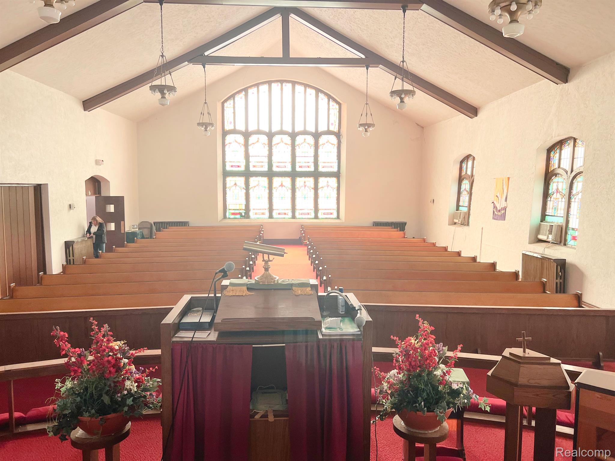 218 E FRANKLIN Street