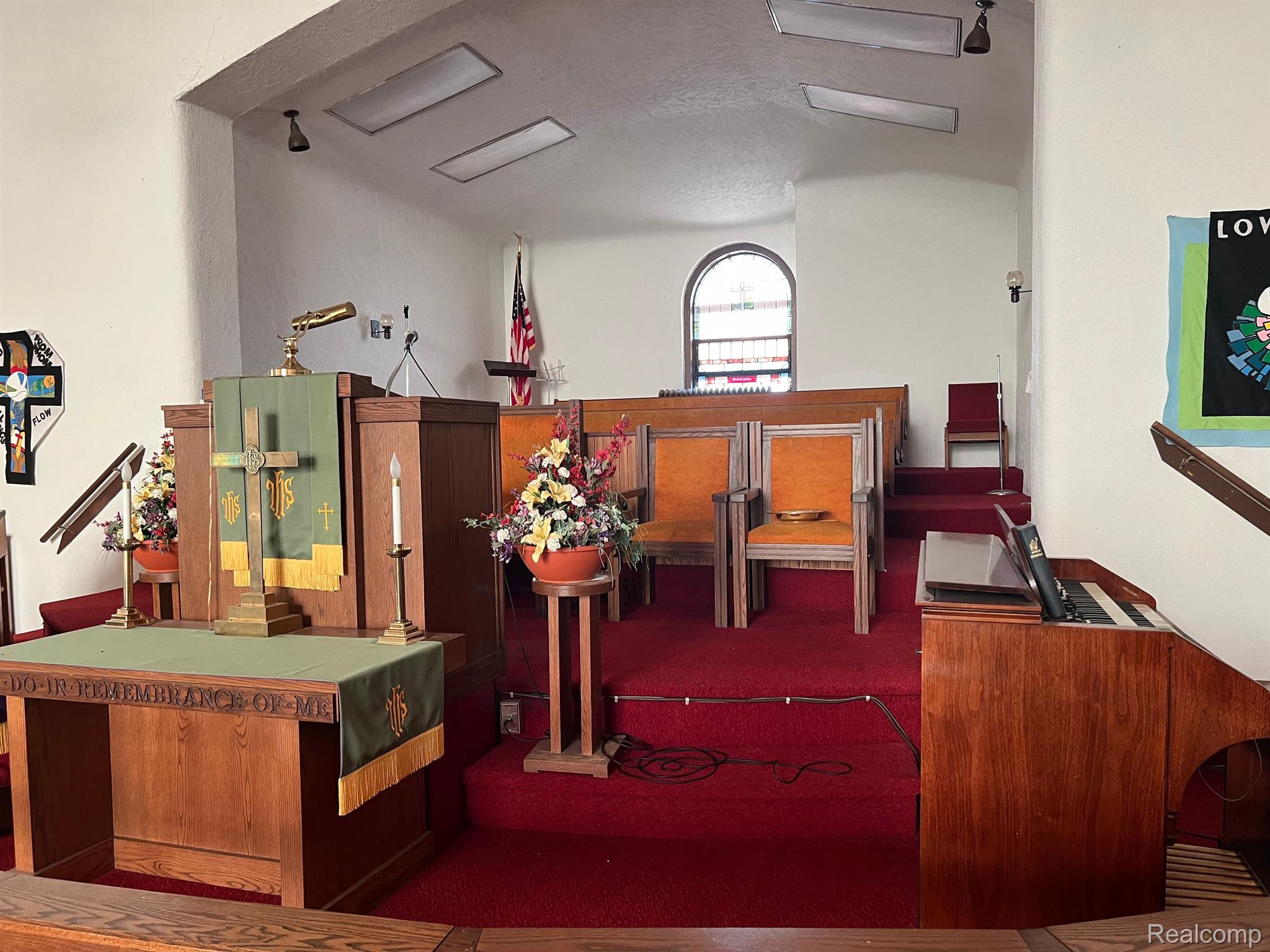 218 E FRANKLIN Street