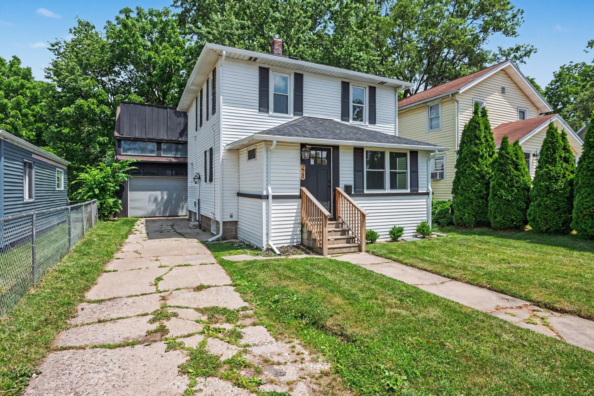 224 W Burnham Street W