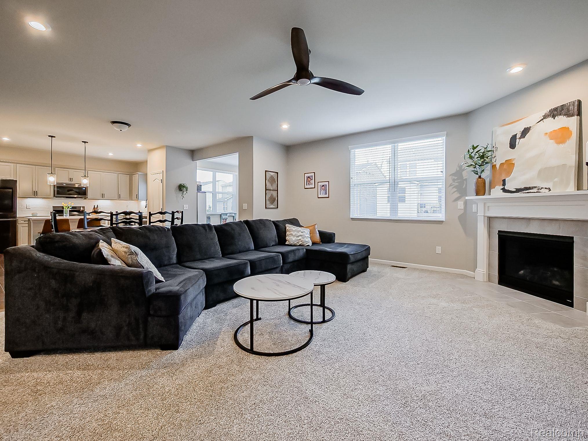 6040 FIELDSTONE Circle