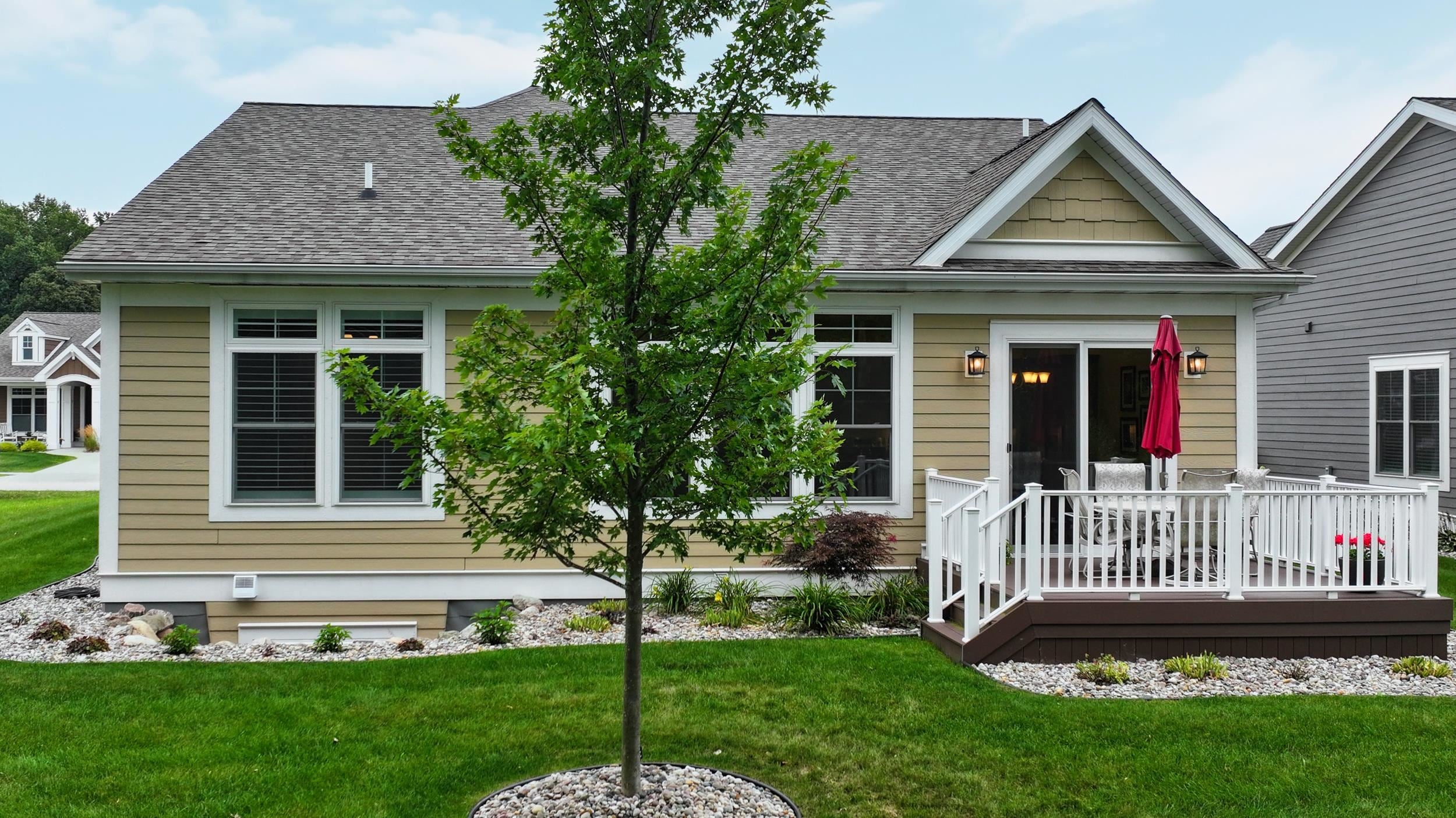 4169 Village Green