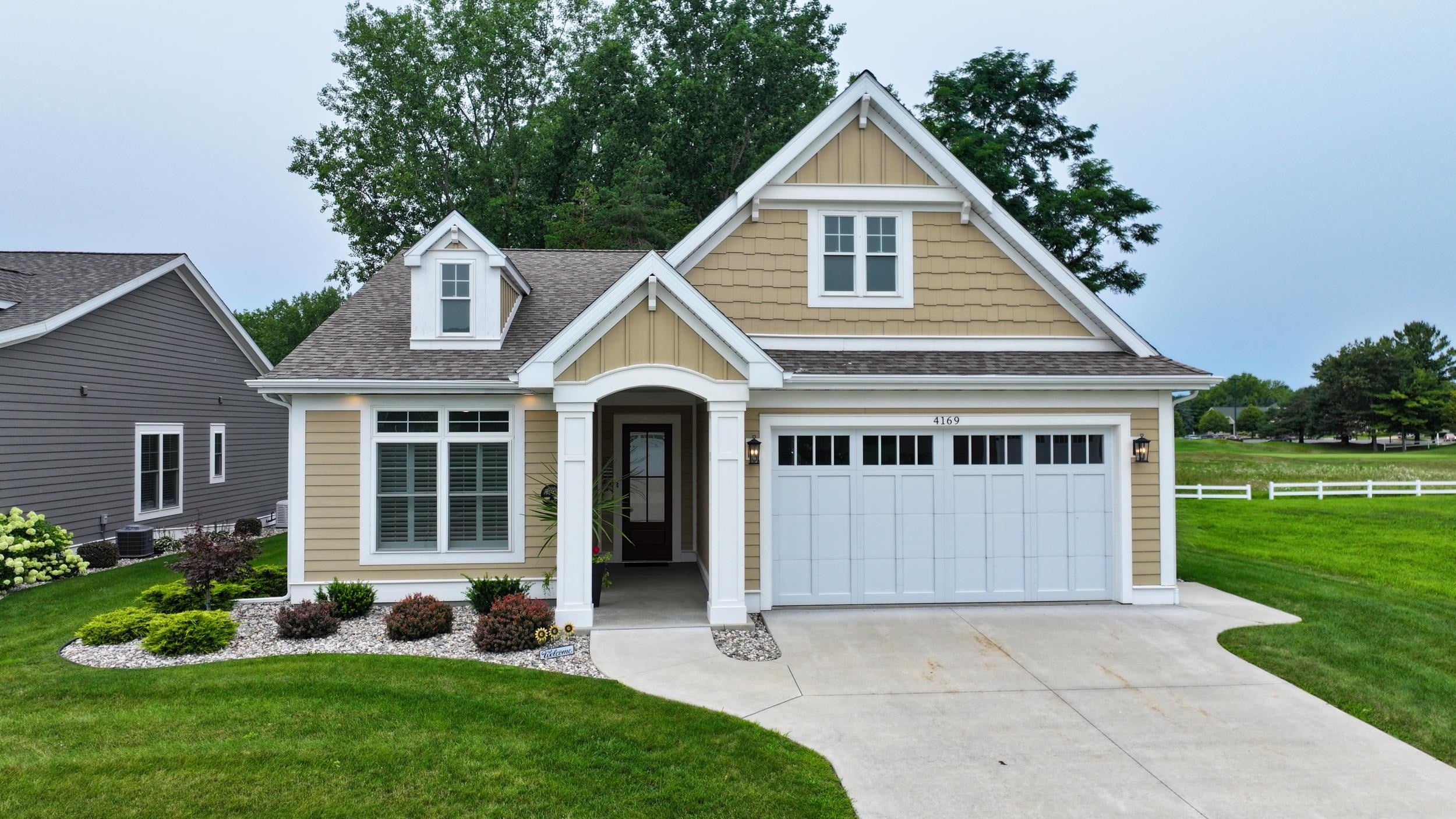 4169 Village Green