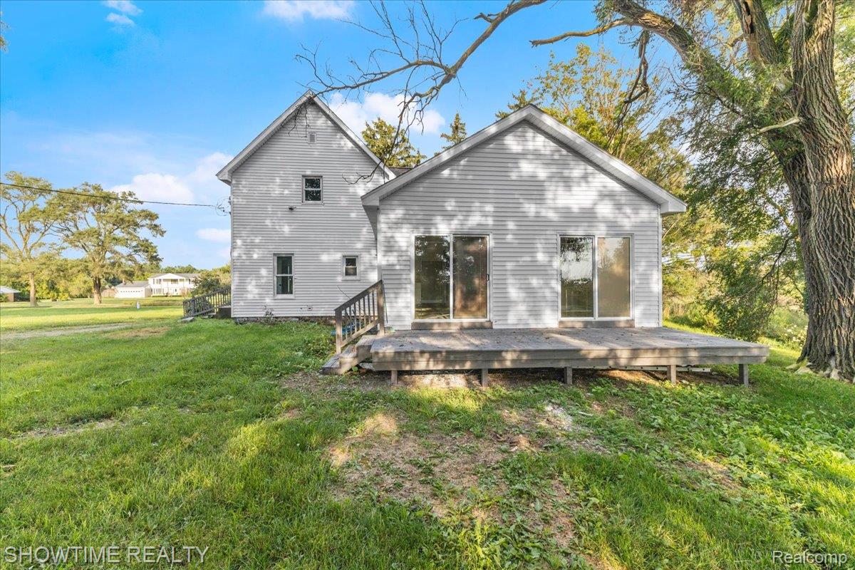 1865 N BLACKS CORNERS Road