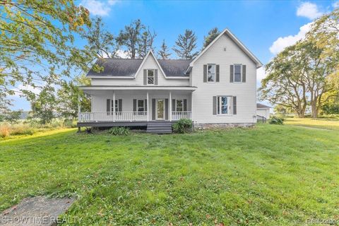 1865 N BLACKS CORNERS Road Goodland Township MI 48444