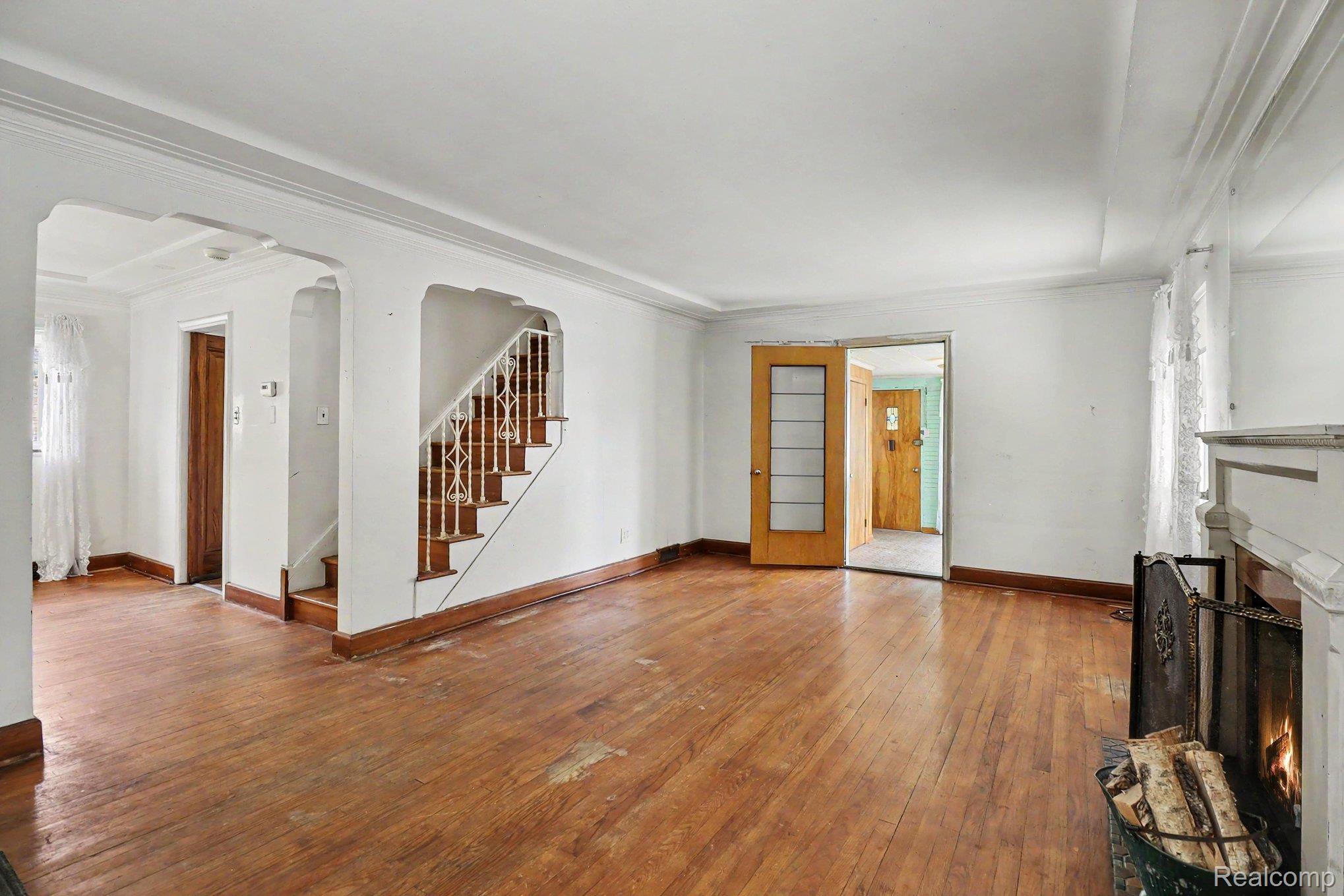 12851 E Outer Drive