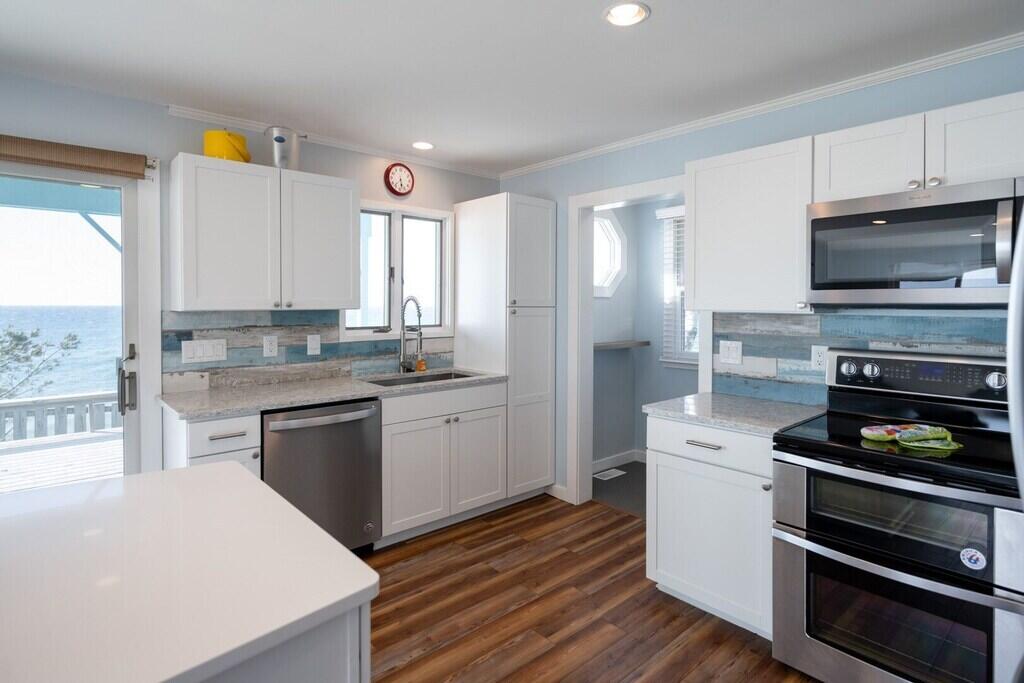 2767 N Lakeshore Drive