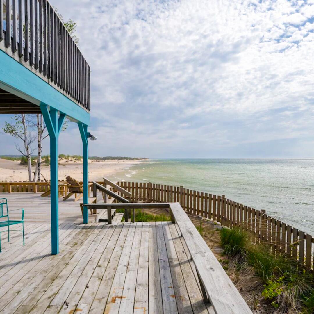 2767 N Lakeshore Drive