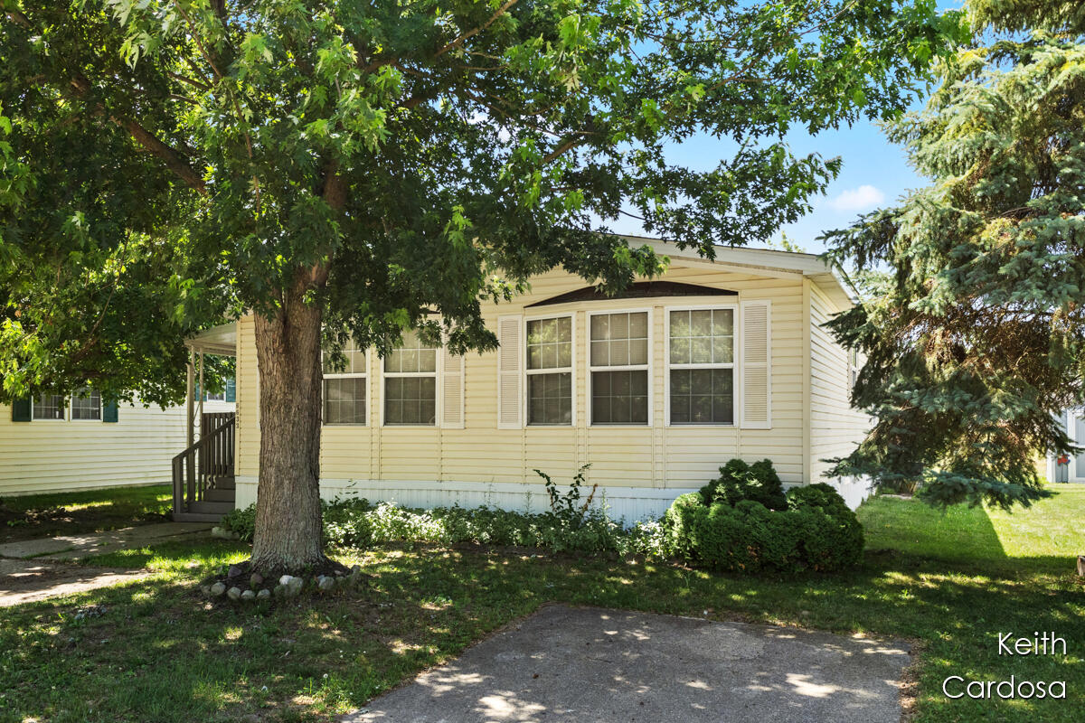 6633 Millstone Drive SE