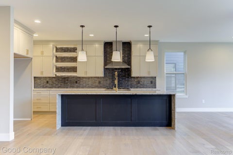 Tiny photo for 808 Irving Avenue, Royal Oak City, MI 48067 (MLS # 20261083033)