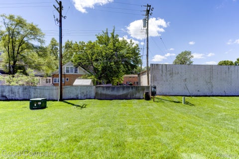 Tiny photo for 808 Irving Avenue, Royal Oak City, MI 48067 (MLS # 20261083033)