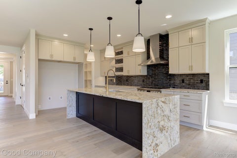 Tiny photo for 808 Irving Avenue, Royal Oak City, MI 48067 (MLS # 20261083033)