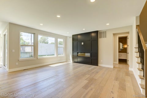 Tiny photo for 808 Irving Avenue, Royal Oak City, MI 48067 (MLS # 20261083033)