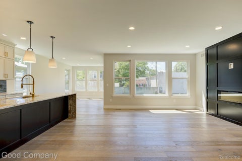 Tiny photo for 808 Irving Avenue, Royal Oak City, MI 48067 (MLS # 20261083033)