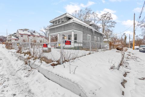 909 Baker Street Lansing City MI 48910