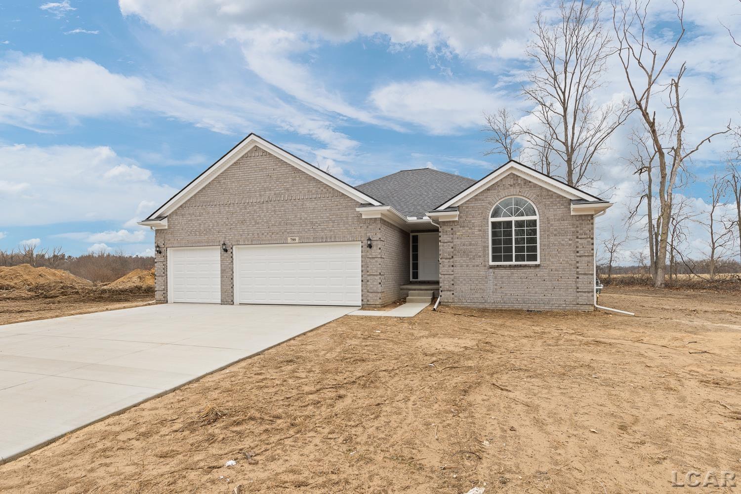 799 War Bonnet Drive