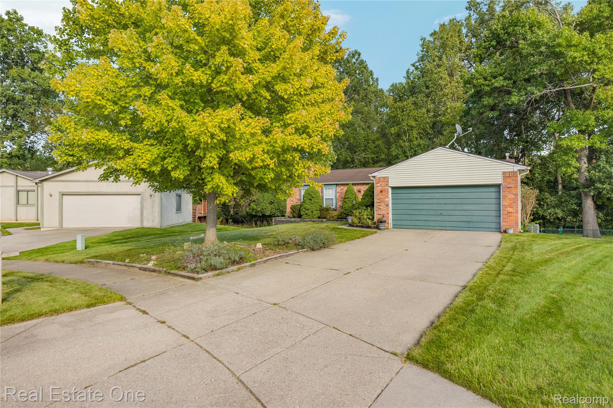 6159 Bay Court