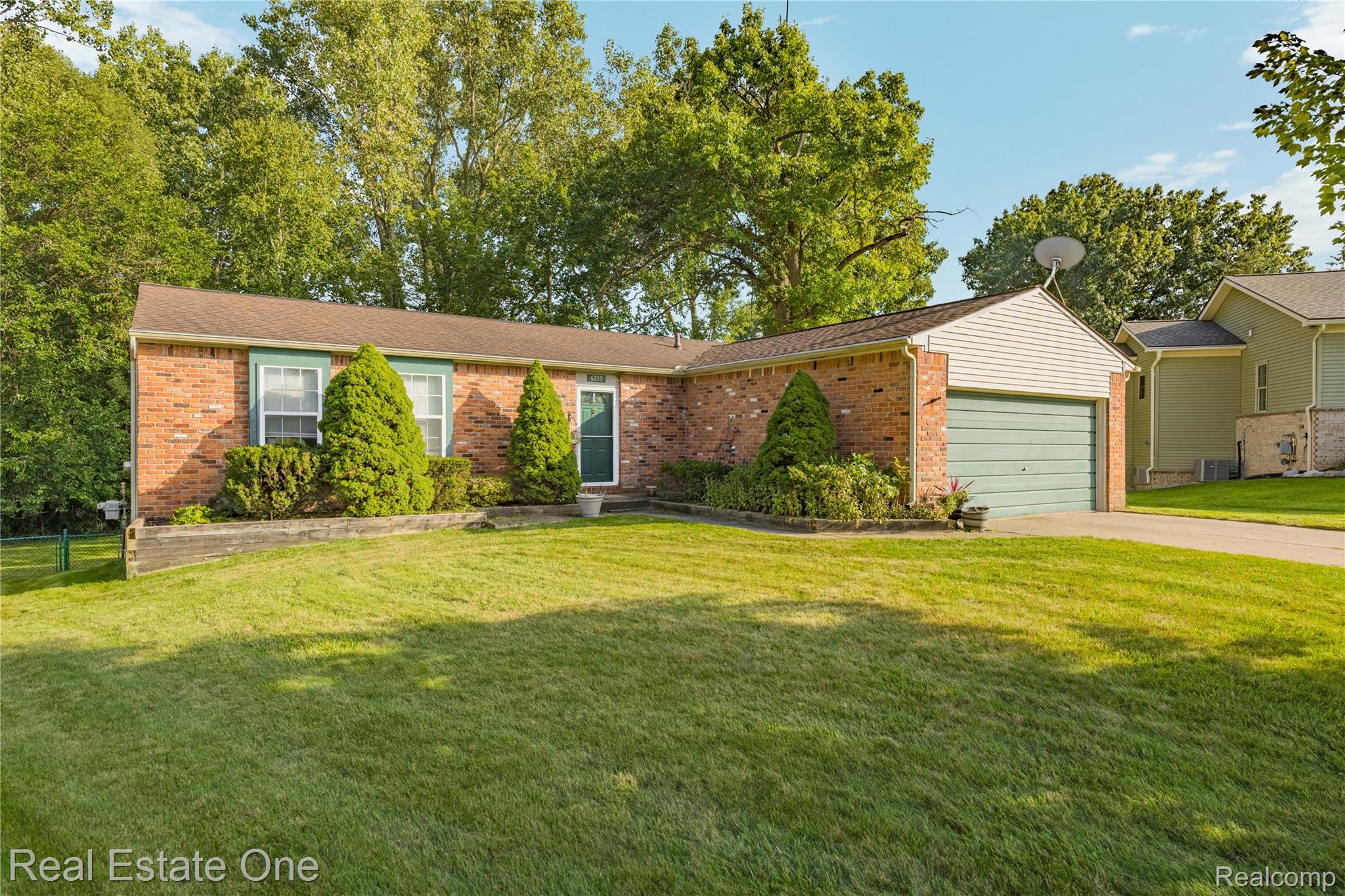 6159 Bay Court