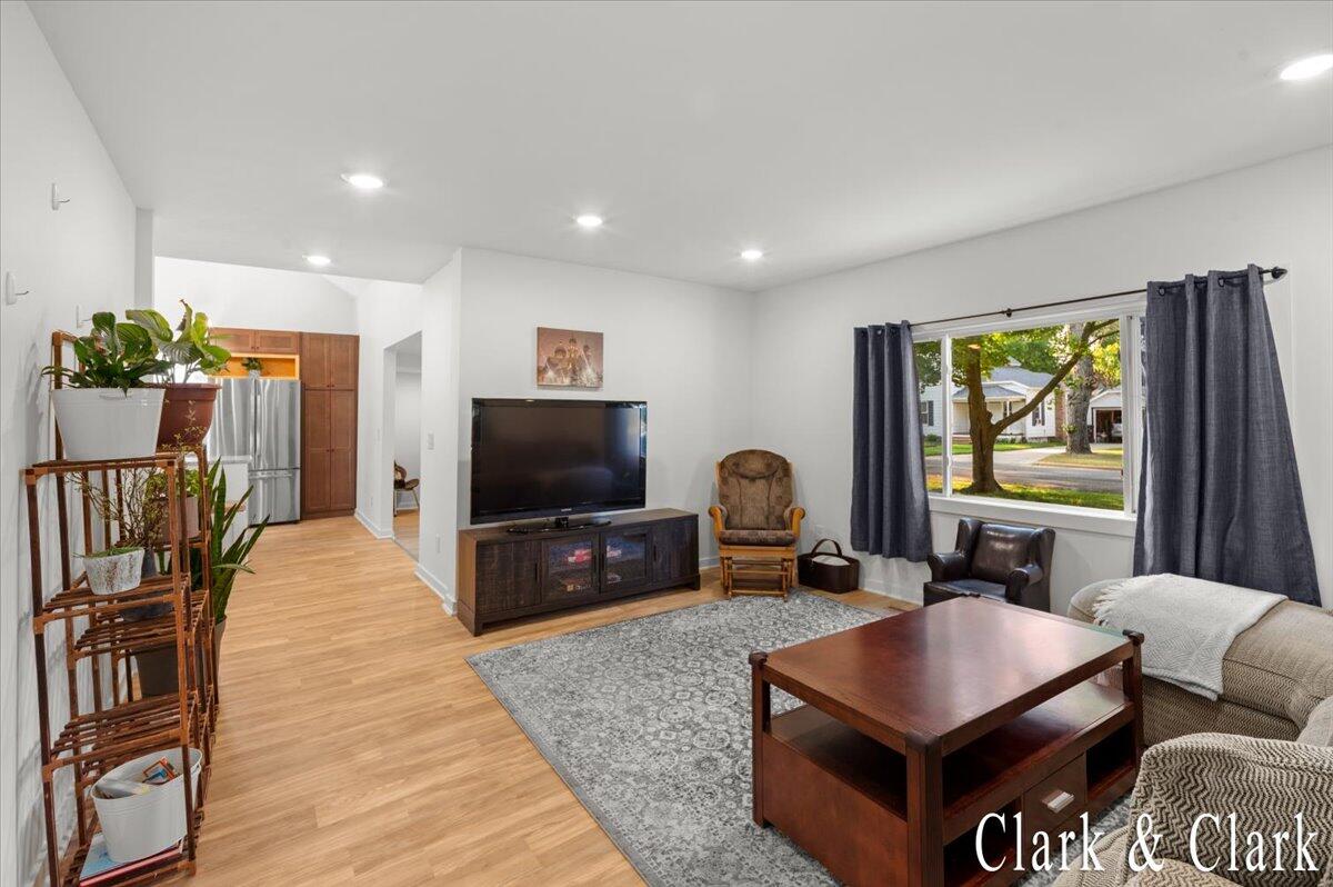 536 E Bond Street