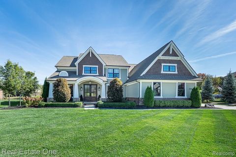 3435 Royal Berkshire Lane Oakland Charter Township MI 48363