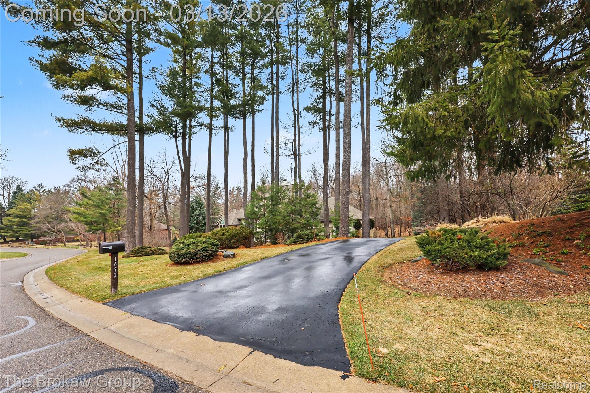 1672 Deer Path Trail