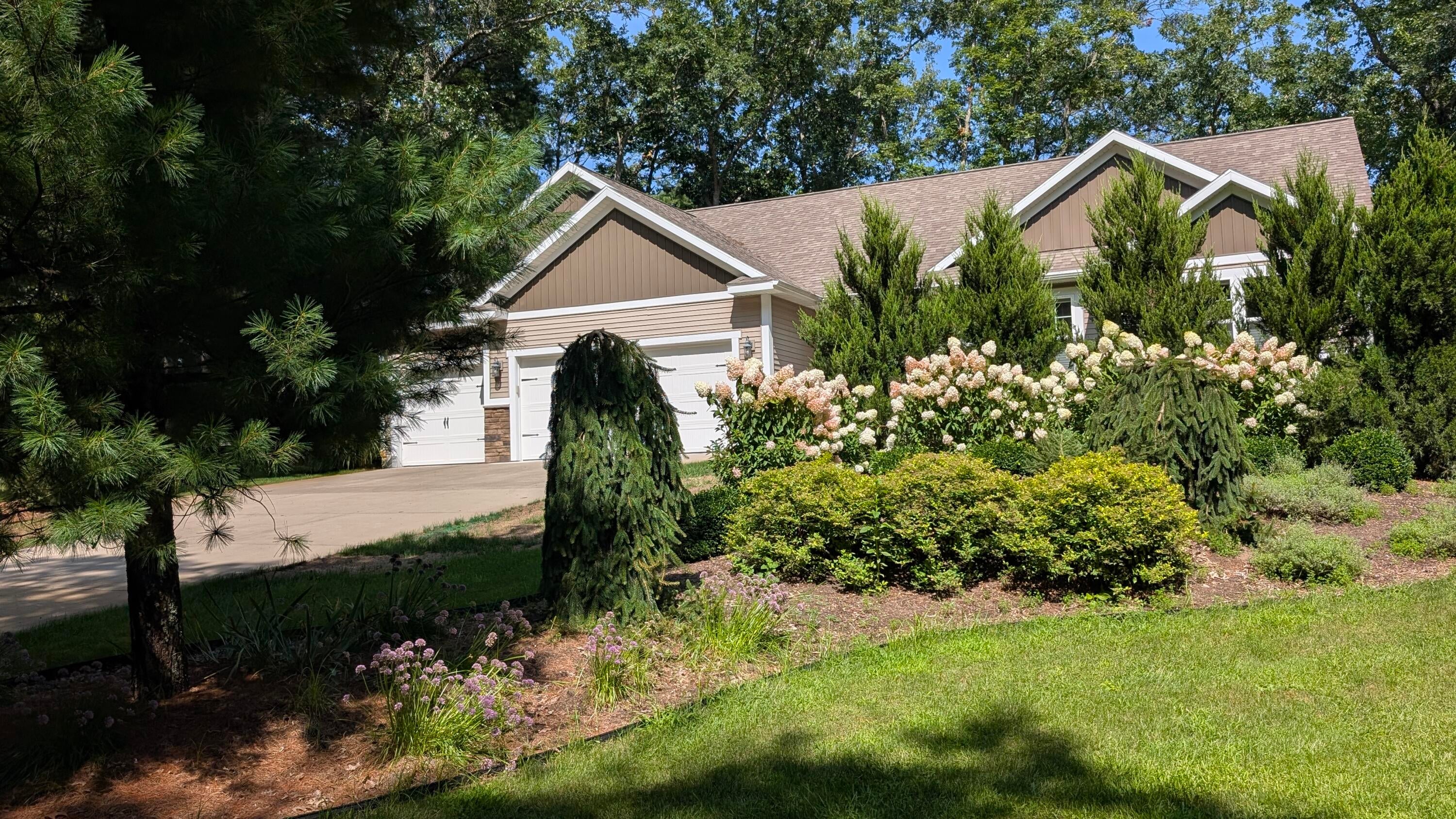 4462 Manchester Lane