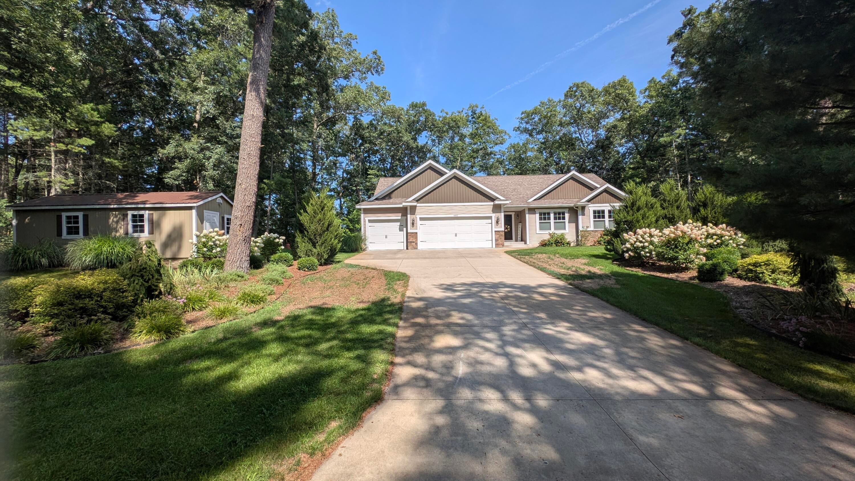 4462 Manchester Lane