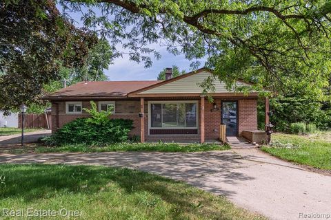 Photo of 22471 Remick Drive, Clinton Charter Township, MI 48036 (MLS # 20261037130)