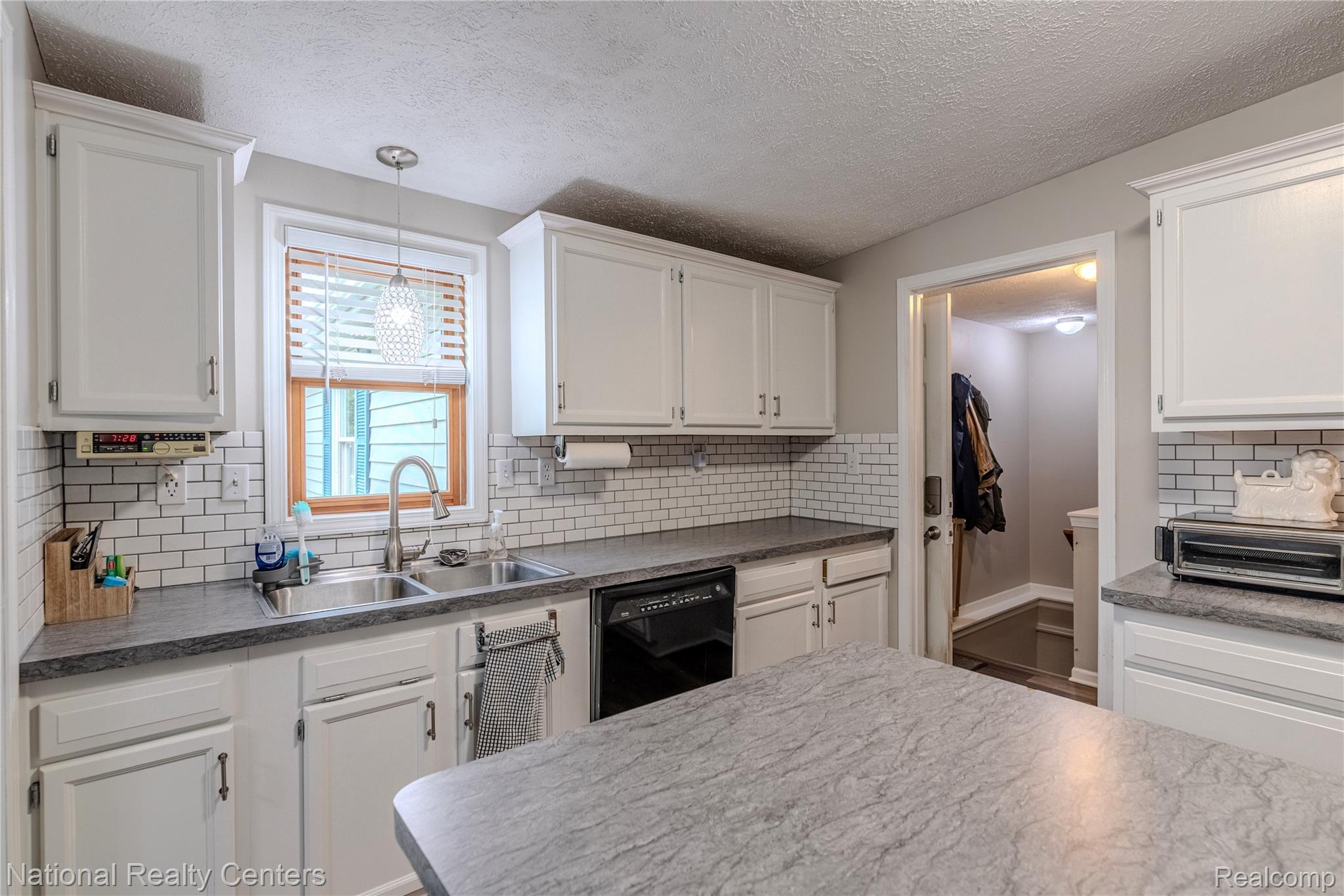 45933 Brookside North Drive