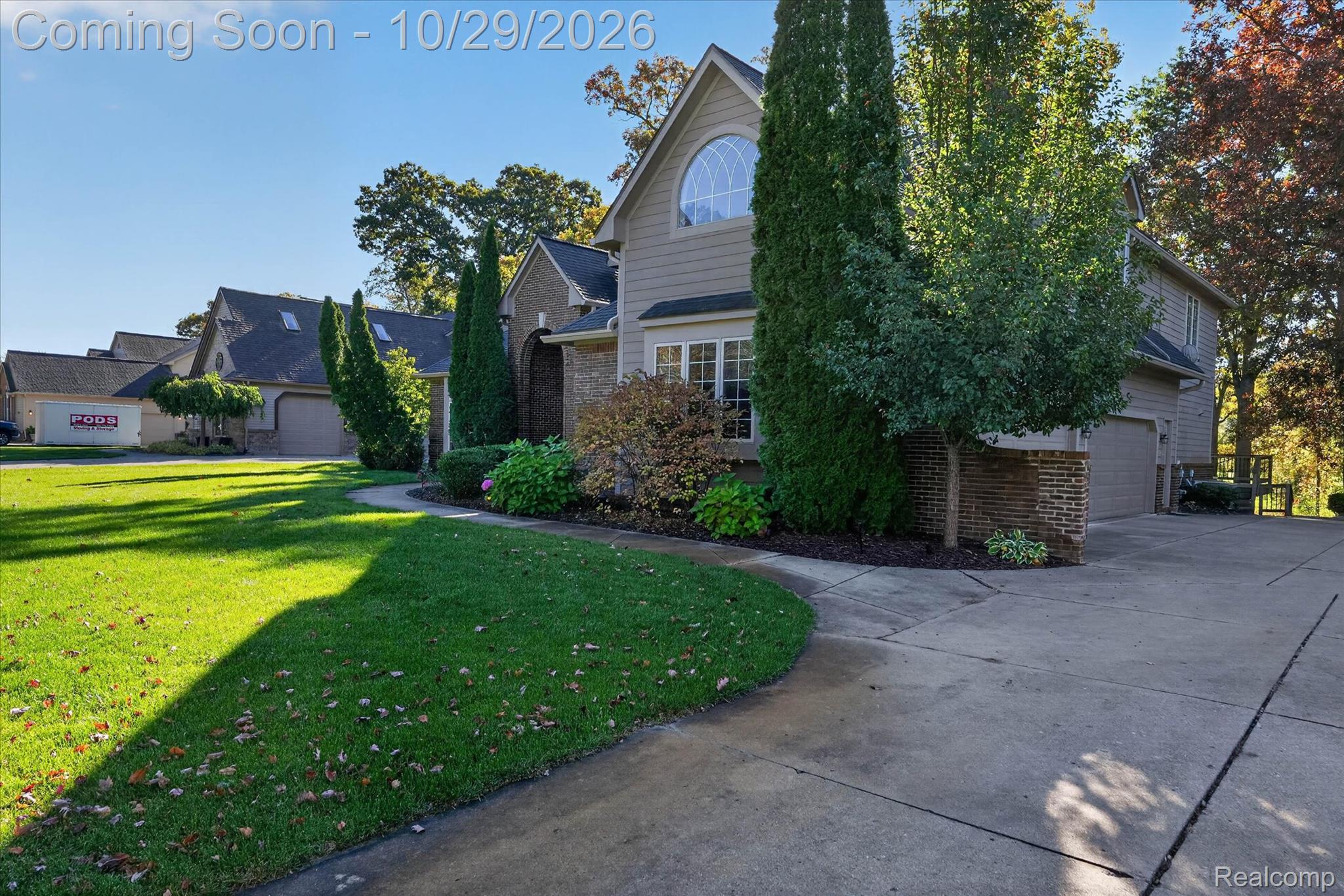 2282 Sandlewood Drive