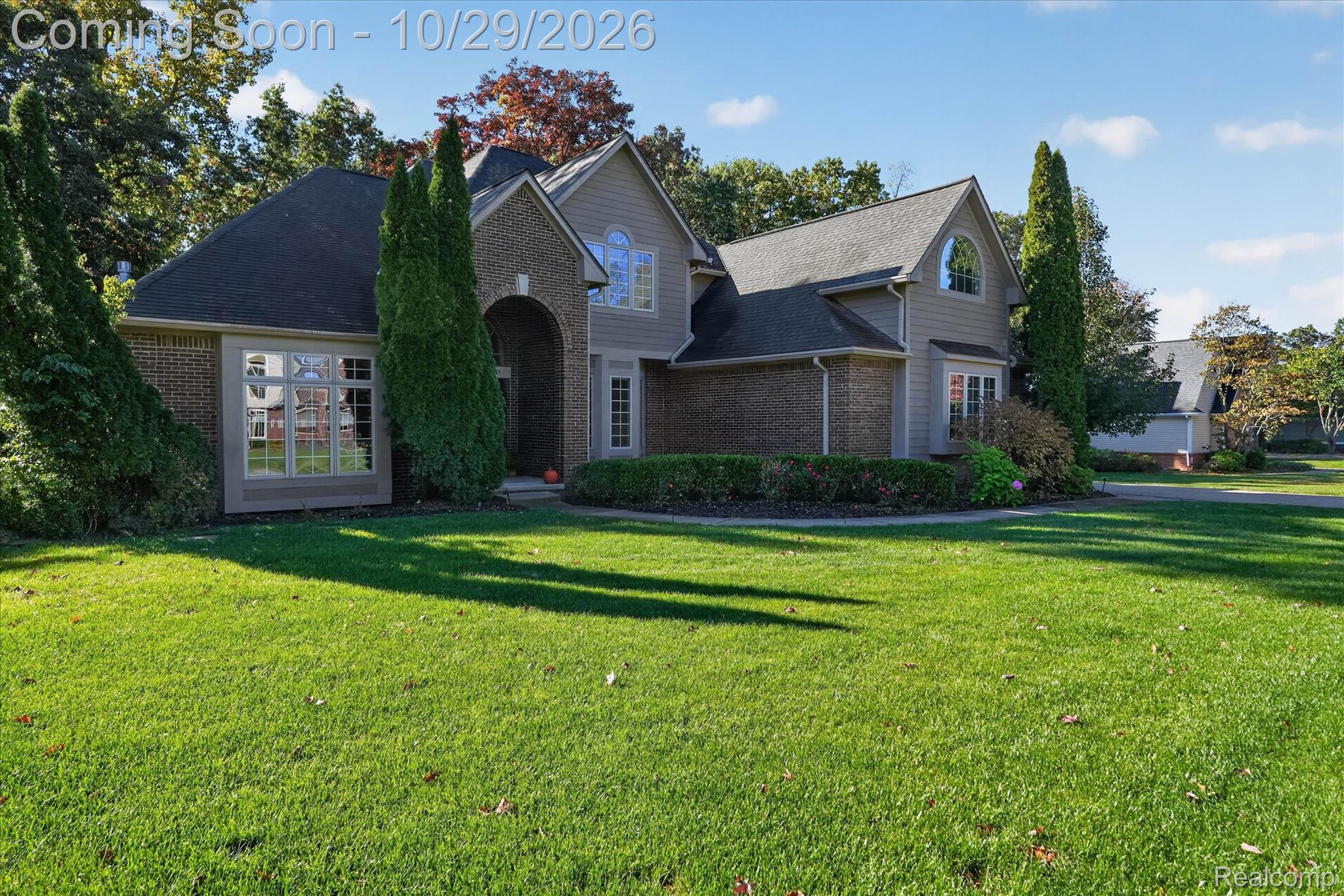 2282 Sandlewood Drive