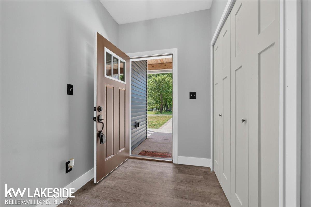 9790 N. Island View