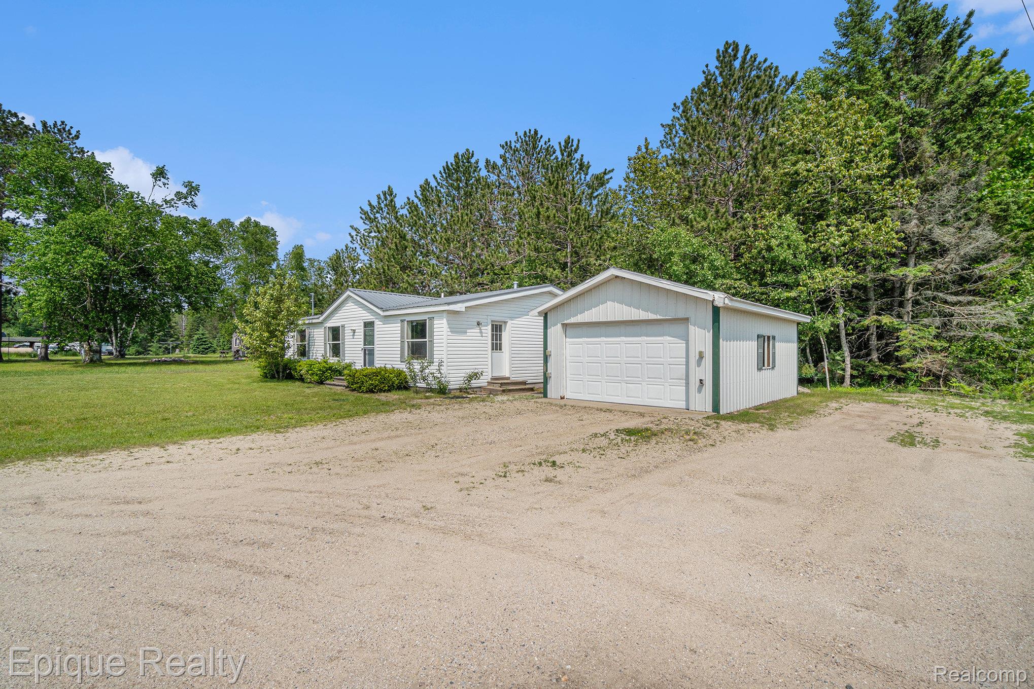 12342 N Mackinaw Highway