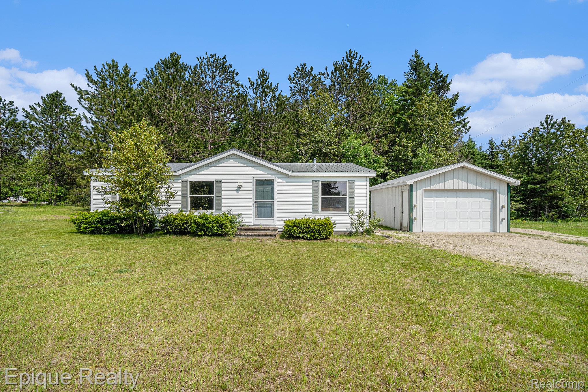 12342 N Mackinaw Highway